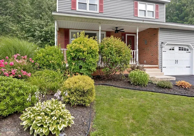 Photo 3 of Sale Pending at 25 Concord Dr, Schenectady, NY 12309 | MLS# 202622171 | Listing updated on 2026-07-24