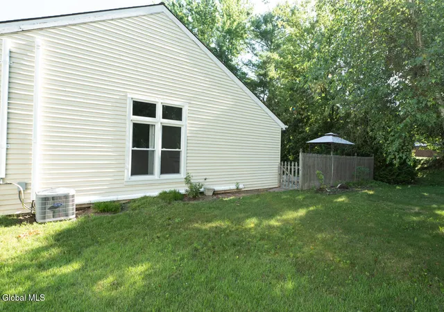 Photo 3 of Sale Pending at 21 Cobble Ct, Clifton Park, NY 12065 | MLS# 202621913 | Listing updated on 2026-08-14