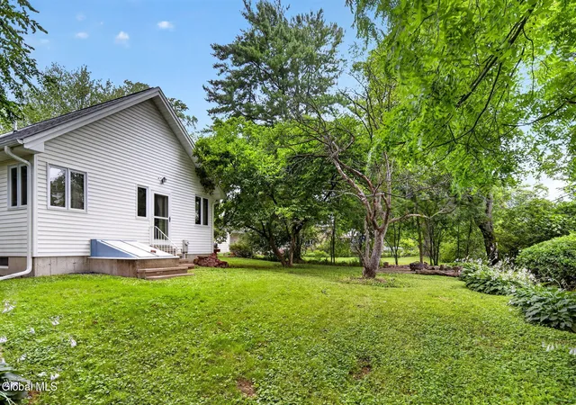 27th image of 1528 Regent St, Schenectady, NY 12309 | MLS# 202622823