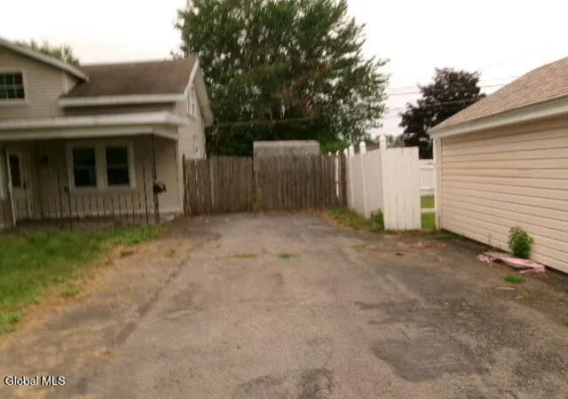 Photo 2 of Sale Pending at 78 Oakdale Ave, Schenectady, NY 12306 | MLS# 202621830 | Listing updated on 2026-07-31