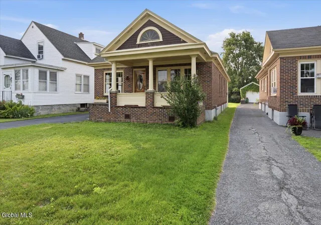 Photo 3 of Sale Pending at 79 Edgecomb St, Albany, NY 12209 | MLS# 202621982 | Listing updated on 2026-08-11
