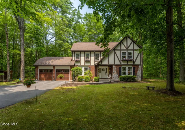 3rd image of 7 Lakeview Dr, Gansevoort, NY 12831 | MLS# 202623102