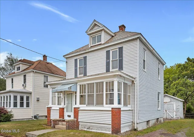 Photo 3 of Single family home for sale at 37 Chiswell St, Schenectady, NY 12304 | MLS# 202622360 | Listing updated on 2026-09-19