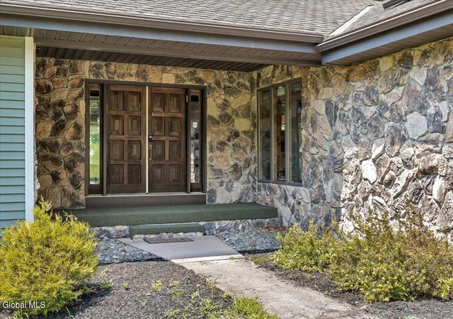 2nd image of 33 Oriel Ln, Rensselaer, NY 12144 | MLS# 202621962