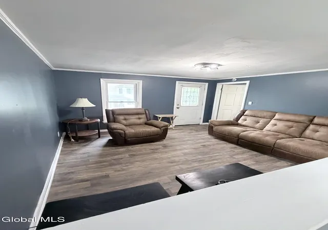 5th image of 1002 Glendale Pl, Schenectady, NY 12303 | MLS# 202621900