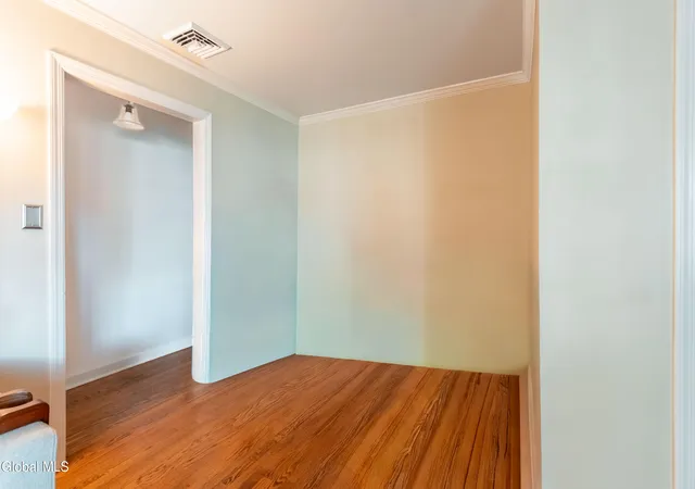 4th image of 3 Fordham Ct, Albany, NY 12209 | MLS# 202622108