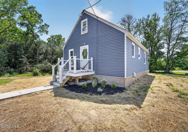 2nd image of 1097 Church Rd, Schenectady, NY 12302 | MLS# 202621947