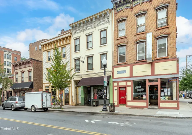2nd image of 197 Lark St, Albany, NY 12210 | MLS# 202623726