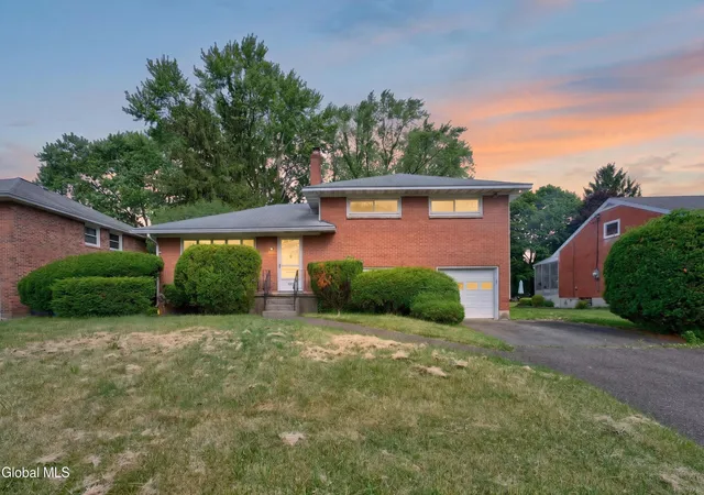 Photo 1 of Sale Pending at 121 Ramsey Pl, Albany, NY 12209 | MLS# 202622039 | Listing updated on 2026-08-03