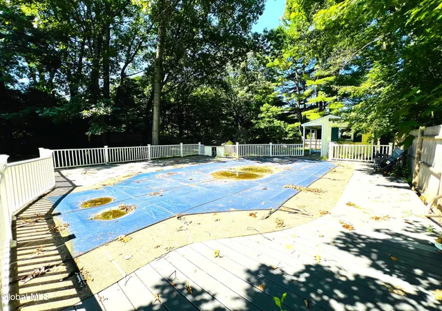 Photo 4 of Single family home for sale at 7 Woods Way, Clifton Park, NY 12065 | MLS# 202621994 | Listing updated on 2026-09-06