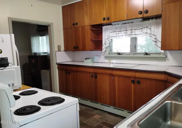 Photo 4 of Sale Pending at 10 Jackson St, Hoosick Falls, NY 12090 | MLS# 202622513 | Listing updated on 2026-09-24