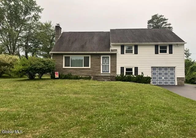 1st image of 10 Maybrook Dr, Schenectady, NY 12302 | MLS# 202622062