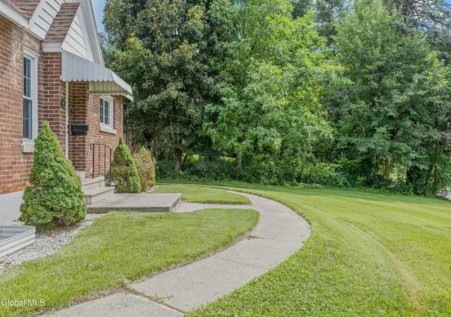 3rd image of 131 Shaker Rd, Albany, NY 12211 | MLS# 202624078