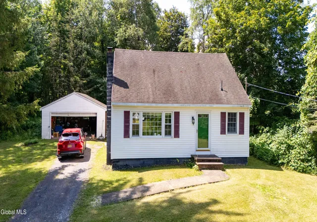 Photo 2 of Sale Pending at 1821 W Glenville Rd, Amsterdam, NY 12010 | MLS# 202622097 | Listing updated on 2026-09-16