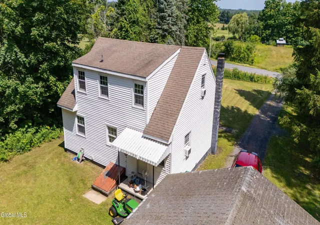 Photo 3 of Sale Pending at 1821 W Glenville Rd, Amsterdam, NY 12010 | MLS# 202622097 | Listing updated on 2026-09-16