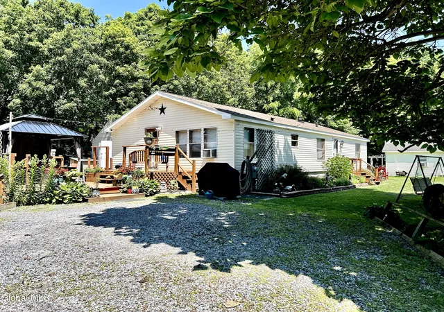 Photo 1 of Single family home for sale at 17 Clarks Mills Rd, Greenwich, NY 12834 | MLS# 202622128 | Listing updated on 2026-09-13