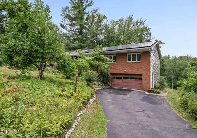 Photo 3 of Single family home for sale at 66 S Van Leuvan Dr, North Greenbush, NY 12144 | MLS# 202622337 | Listing updated on 2026-09-14