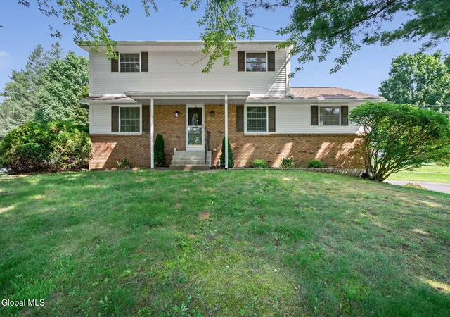 Photo 1 of Sale Pending at 3 Cambridge Dr, Halfmoon, NY 12065 | MLS# 202624125 | Listing updated on 2026-08-21