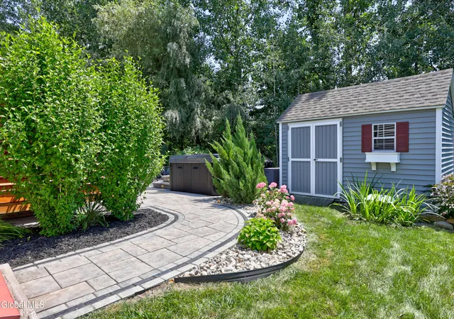 4th image of 7 Woodlake Dr, Saratoga Springs, NY 12866 | MLS# 202622700