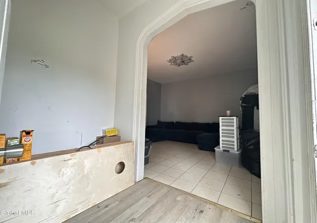 5th image of 565 Nott St, Schenectady, NY 12308 | MLS# 202622920