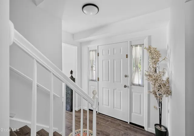 Photo 2 of Sale Pending at 7 Huntington Pkwy, Ballston Lake, NY 12019 | MLS# 202622427 | Listing updated on 2026-09-11