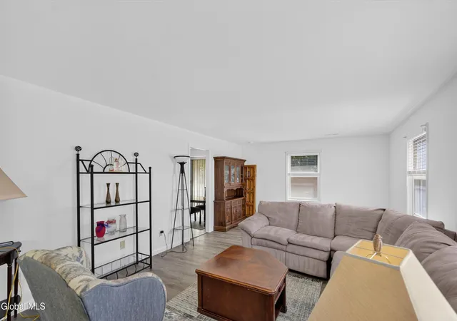 Photo 4 of Sale Pending at 7 Huntington Pkwy, Ballston Lake, NY 12019 | MLS# 202622427 | Listing updated on 2026-09-11