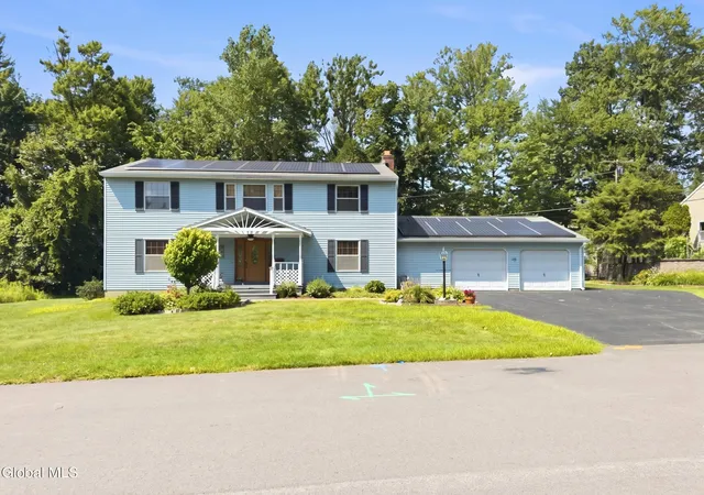 Photo 1 of Single family home for sale at 40 Brookwood Dr, Latham, NY 12110 | MLS# 202622471 | Listing updated on 2026-09-14