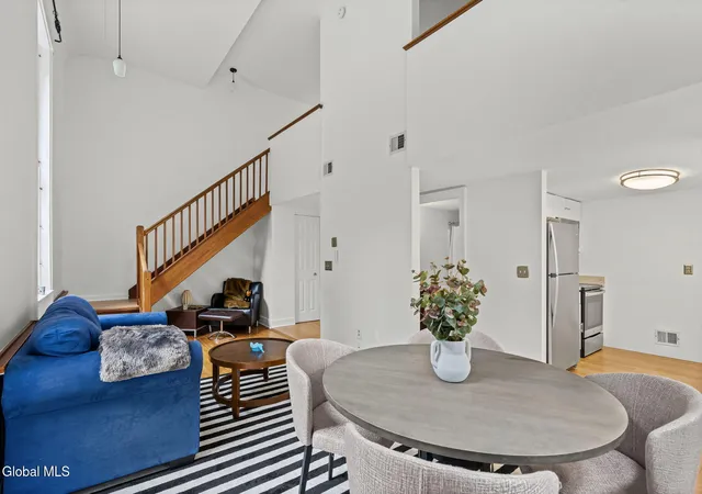 2nd image of 206 N Pearl St #APT 204, Albany, NY 12207 | MLS# 202622220