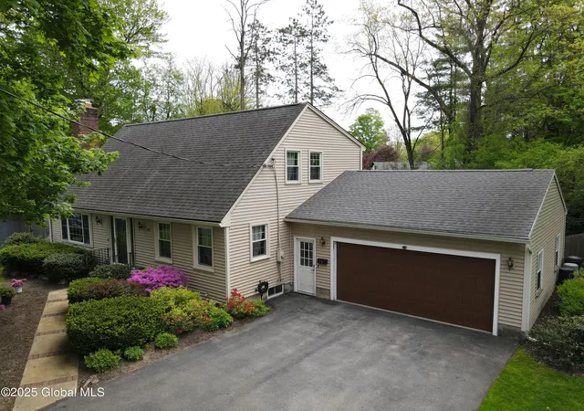 2nd image of 5 Moon Dr, Saratoga Springs, NY 12866 | MLS# 202622602