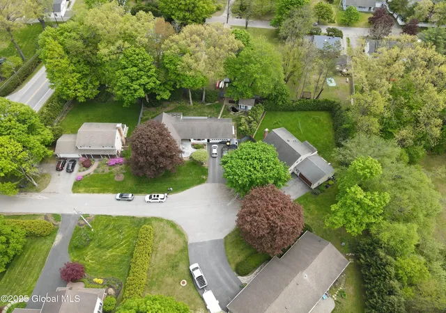 4th image of 5 Moon Dr, Saratoga Springs, NY 12866 | MLS# 202622602