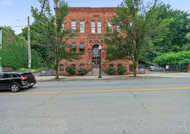 26th image of 206 N Pearl St #APT 102, Albany, NY 12207 | MLS# 202622223
