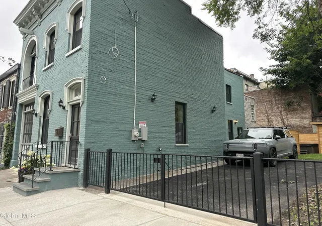 Photo 3 of Single family home for sale at 2 Spring St, Albany, NY 12210 | MLS# 202622313 | Listing updated on 2026-09-15