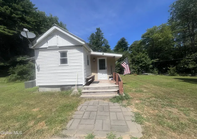 Photo 4 of Single family home for sale at 311 Vandenburgh Point Rd, Gloversville, NY 12078 | MLS# 202622219 | Listing updated on 2026-09-04