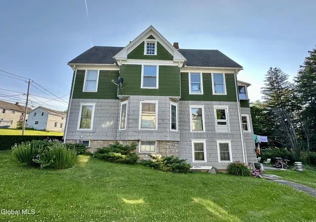 Photo 4 of Single family home for sale at 101 E Main St, Johnstown, NY 12095 | MLS# 202622221 | Listing updated on 2026-08-27