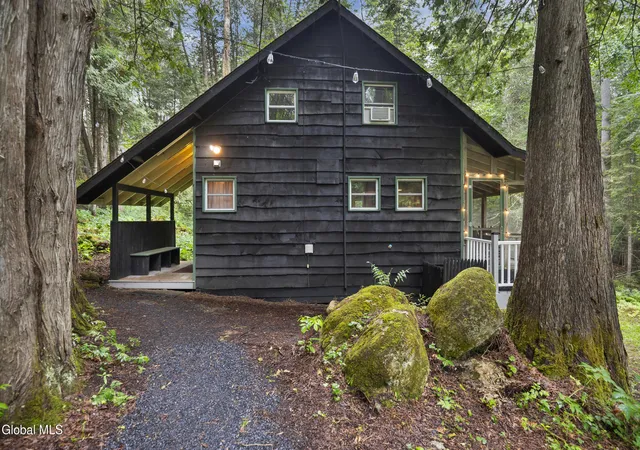 Photo 2 of Single family home for sale at 29 Fennessey Ln, Newcomb, NY 12852 | MLS# 202622407 | Listing updated on 2026-09-29