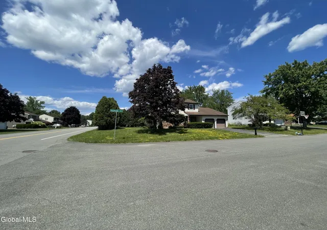 Photo 3 of Sale Pending at 2 Brookside Ct, Latham, NY 12110 | MLS# 202622372 | Listing updated on 2026-07-26