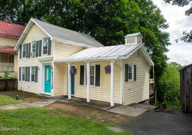 Photo 2 of Single family home for sale at 1080 Route 144, West Coxsackie, NY 12192 | MLS# 202622420 | Listing updated on 2026-08-31