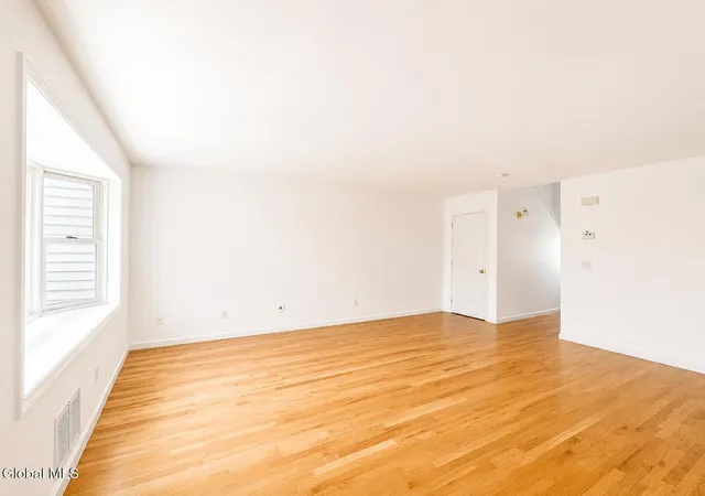 Listing Photo 5 - Condo for sale in building located at 115 Skyview Dr, Greenville, NY 12083