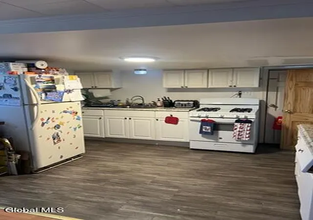 Listing Photo 5 - Condo for sale in building located at 114 George St, Troy, NY 13350