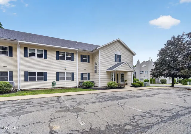 2nd image of 103 Greenwich Dr, Albany, NY 12203 | MLS# 202622423