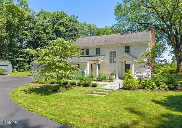 2nd image of 12 Fiddlers Ln, Latham, NY 12110 | MLS# 202623887