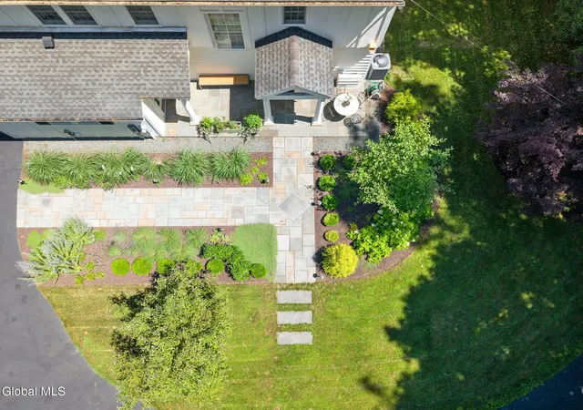 4th image of 12 Fiddlers Ln, Latham, NY 12110 | MLS# 202623887