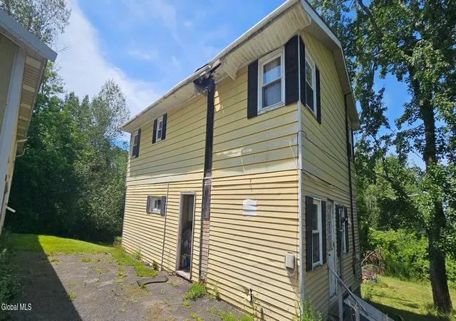Photo 3 of Sale Pending at 50 Lenox Rd, Nassau, NY 12123 | MLS# 202622459 | Listing updated on 2026-09-30