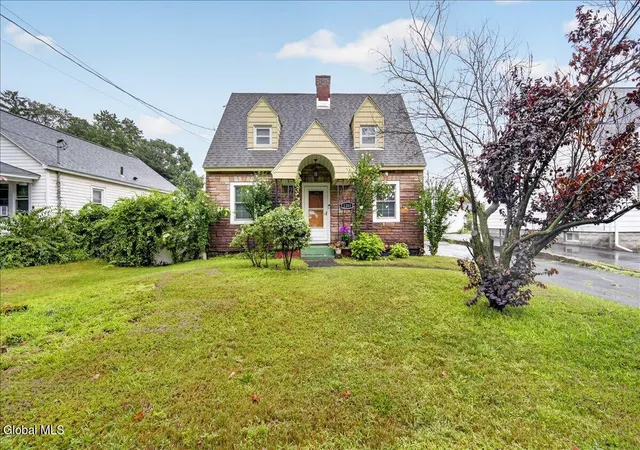 2nd image of 1205 N Westcott Rd, Schenectady, NY 12306 | MLS# 202622954