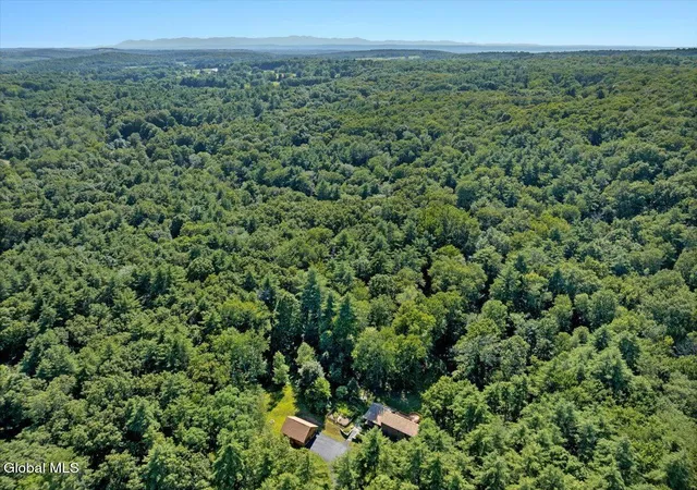Photo 3 of Single family home for sale at 865 Jefferson Hl Rd, Nassau, NY 12123 | MLS# 202622866 | Listing updated on 2026-09-23