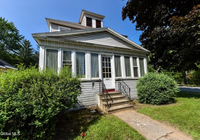 Photo 3 of Sale Pending at 3058 Albany St, Schenectady, NY 12304 | MLS# 202622540 | Listing updated on 2026-08-17
