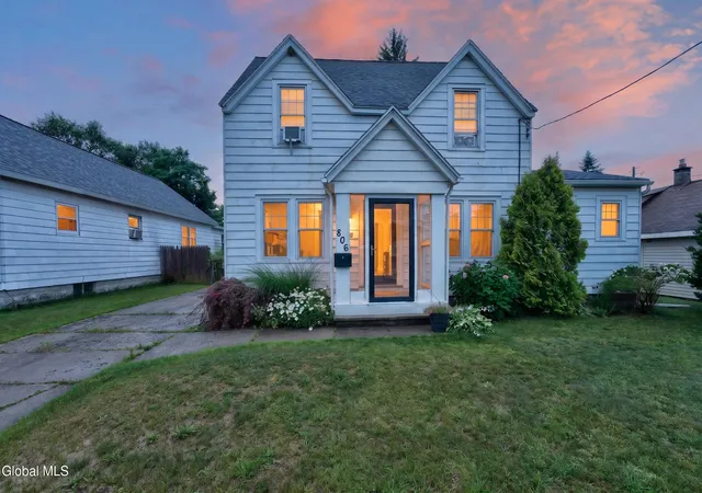 Photo 2 of Sale Pending at 806 Curry Rd, Schenectady, NY 12306 | MLS# 202623188 | Listing updated on 2026-08-15