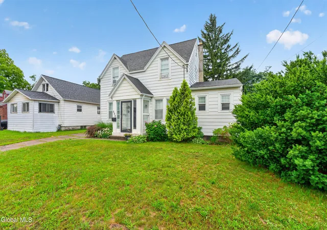 Photo 3 of Sale Pending at 806 Curry Rd, Schenectady, NY 12306 | MLS# 202623188 | Listing updated on 2026-08-15