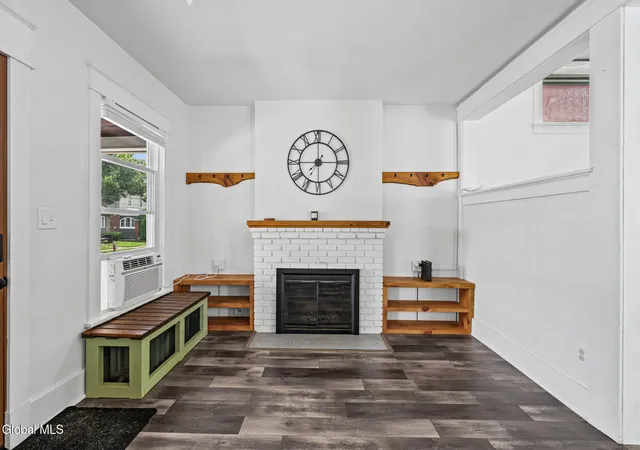 Photo 4 of Sale Pending at 146 Kent St, Albany, NY 12206 | MLS# 202622394 | Listing updated on 2026-07-27
