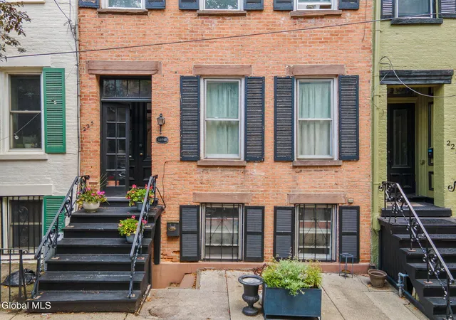 Photo 3 of Sale Pending at 225 Jay St, Albany, NY 12210 | MLS# 202623415 | Listing updated on 2026-09-25